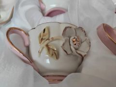Kabartmalı gül desenli çok ihtişamlı kahve fincan takımı 6 kişilik 12 parça